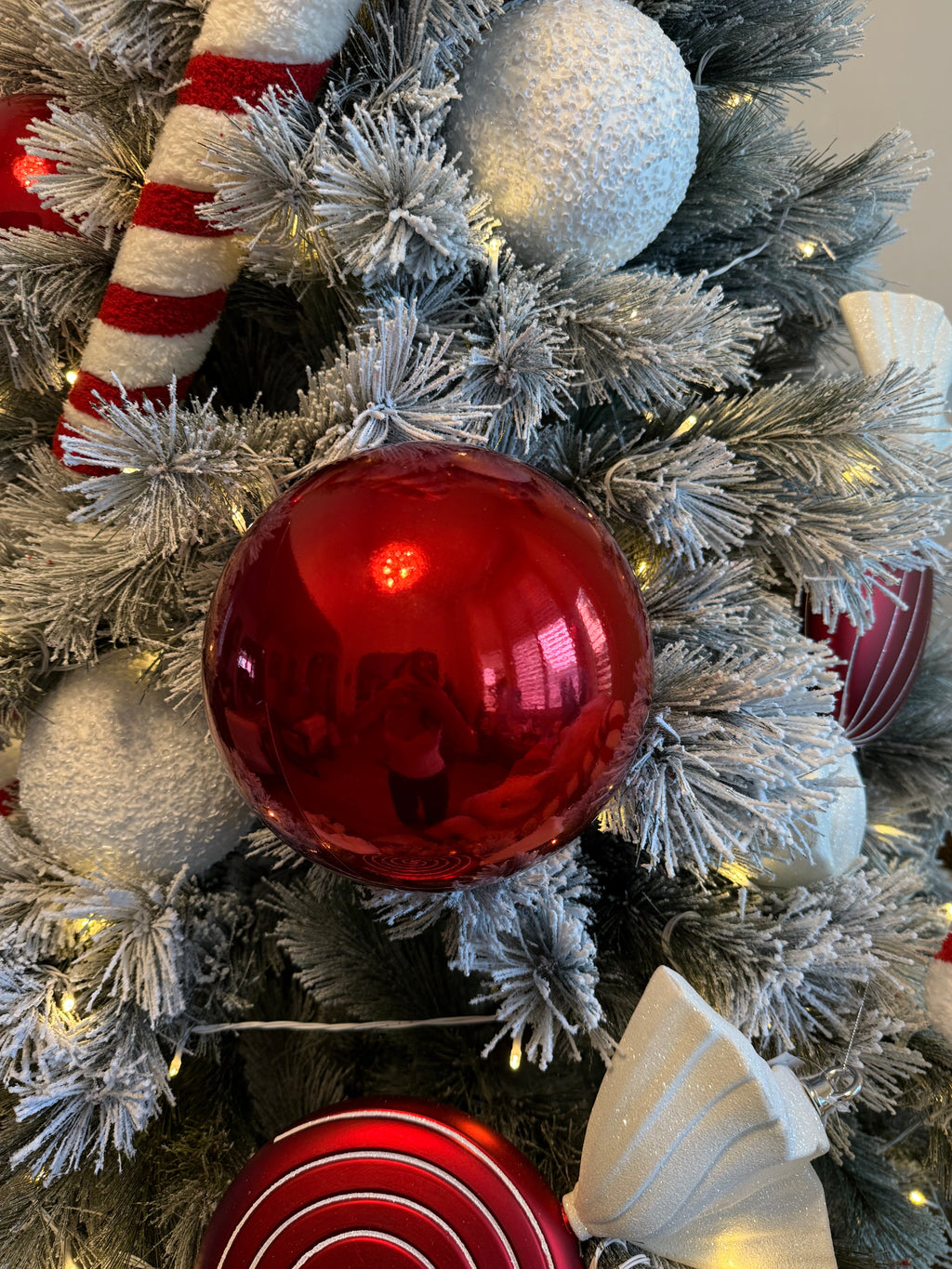 Glossy Ball Ornament 8”