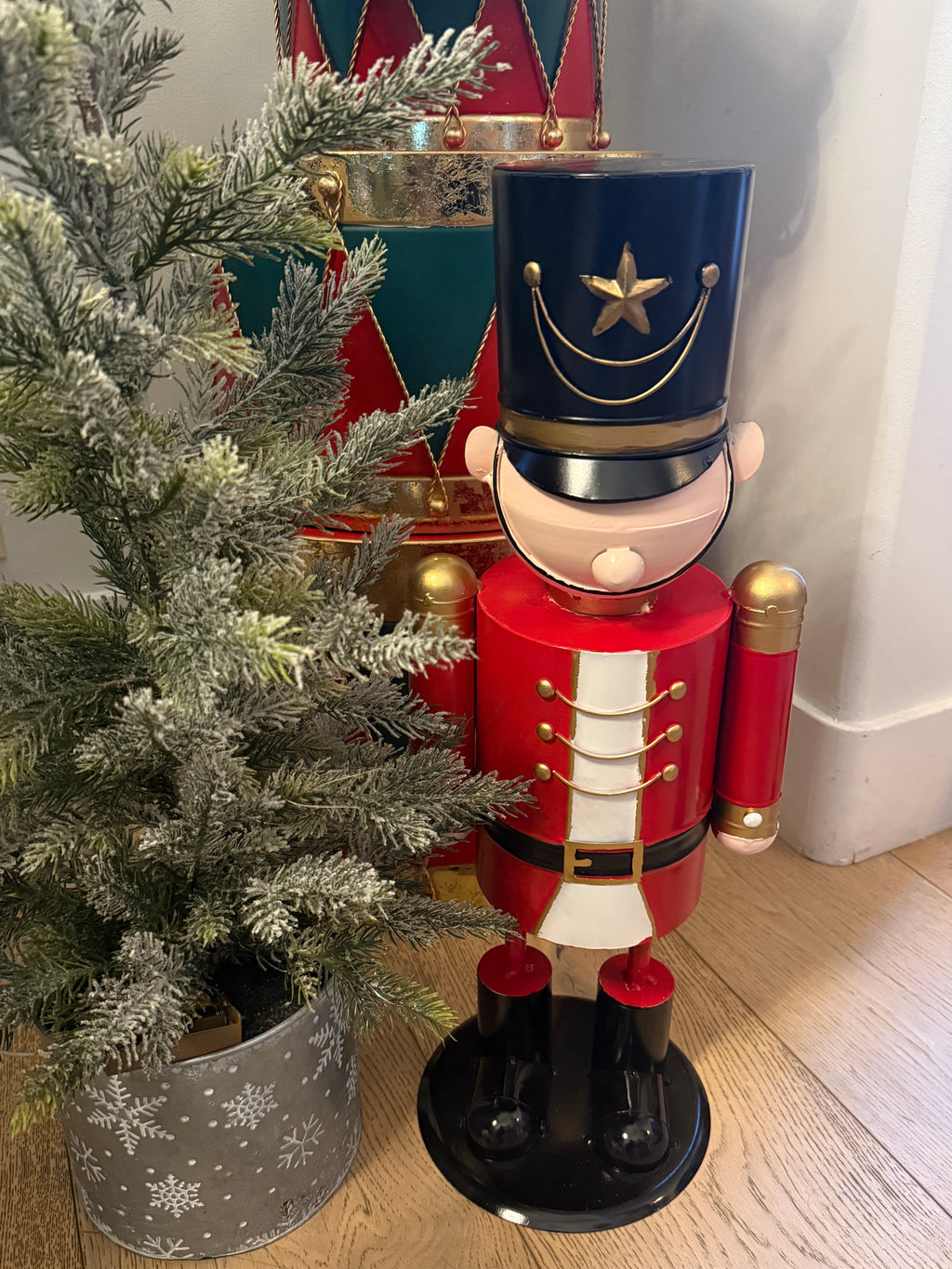 Metal Nutcracker - Red