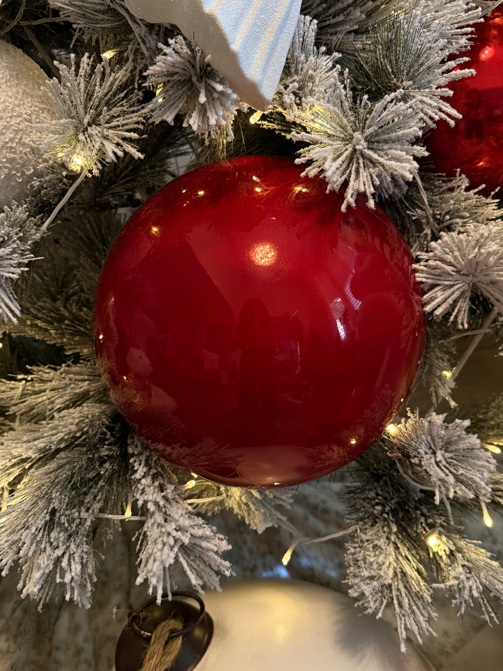 Glossy Ball Ornament 12”