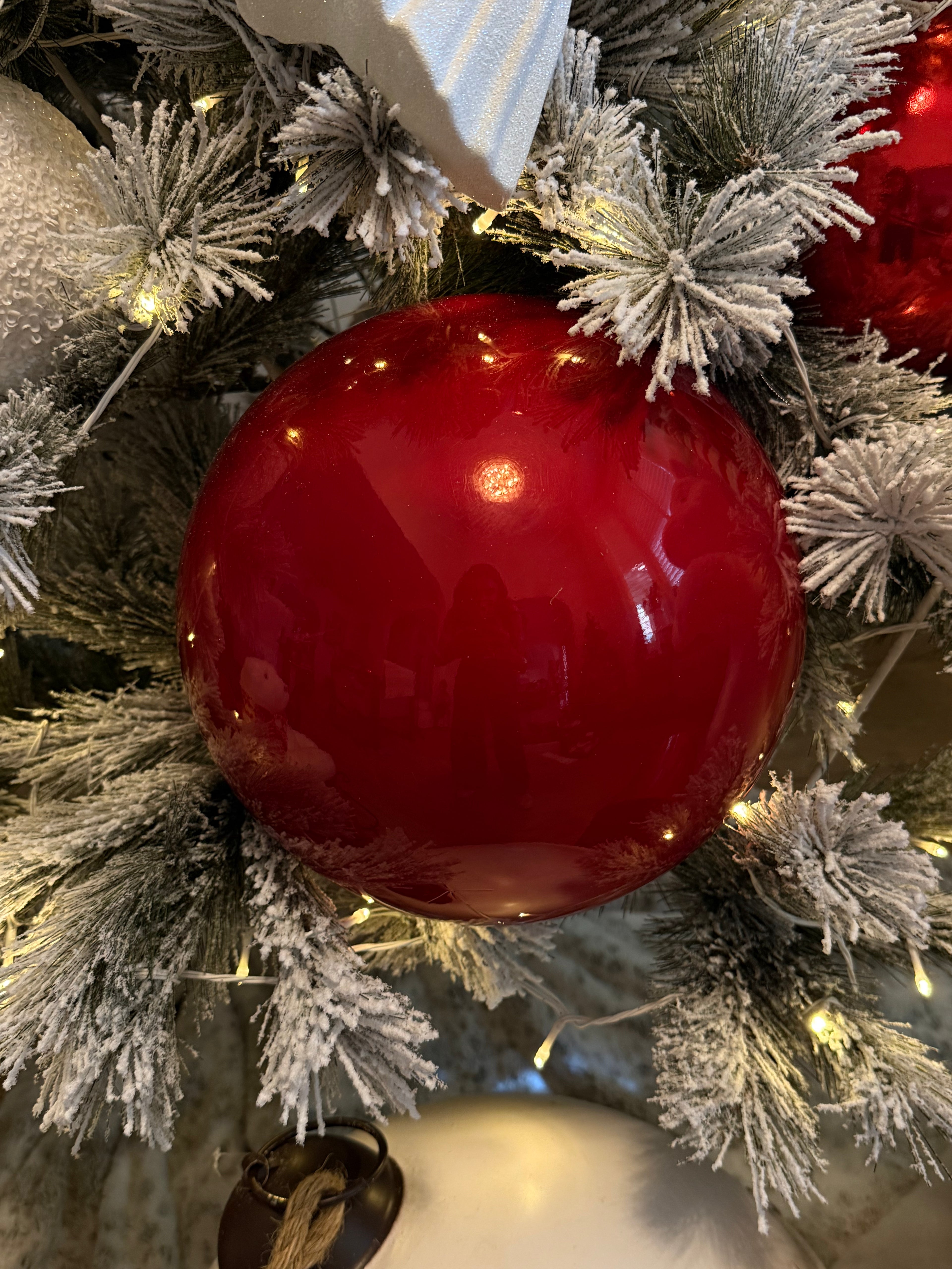 Glossy Ball Ornament 12”